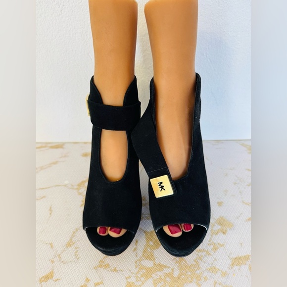 🔥🔥FINAL CLEARENACE 🔥🔥 MICHAEL KORS Black Suede Leather Strap Bootie - Picture 5 of 11